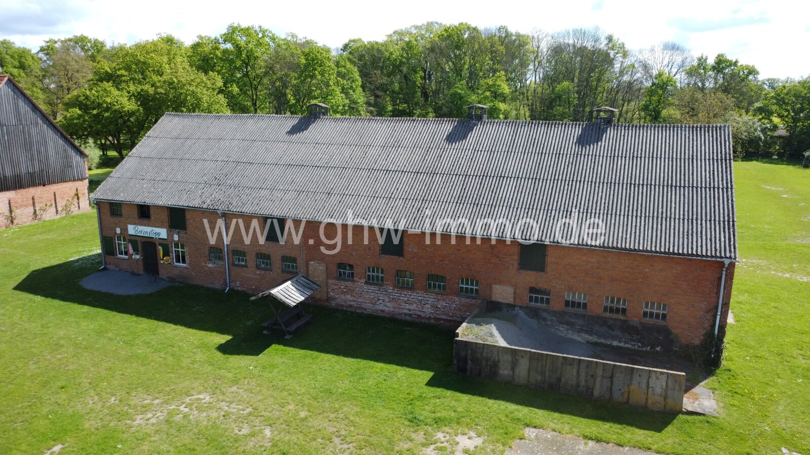 Gutshofanwesen Büttnershof aus Adelskreisen auf 5,5 Hektar