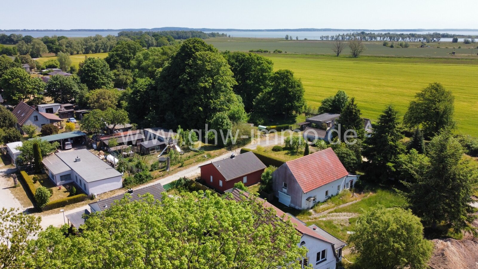 Ansicht Bestandsgebäude mit Blick zu Wasser